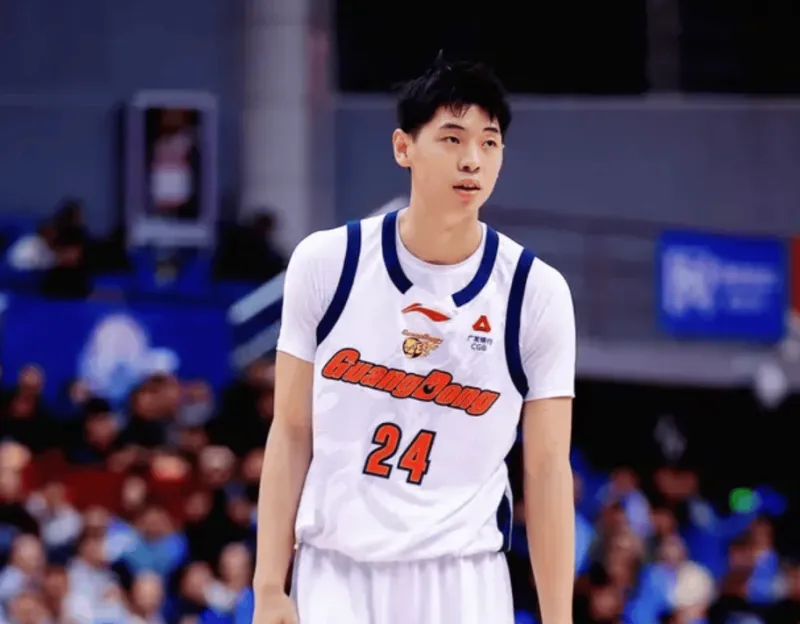 开云体育简介-崔永熙出战16分钟，投篮3中1得到2分1篮板、5犯离场